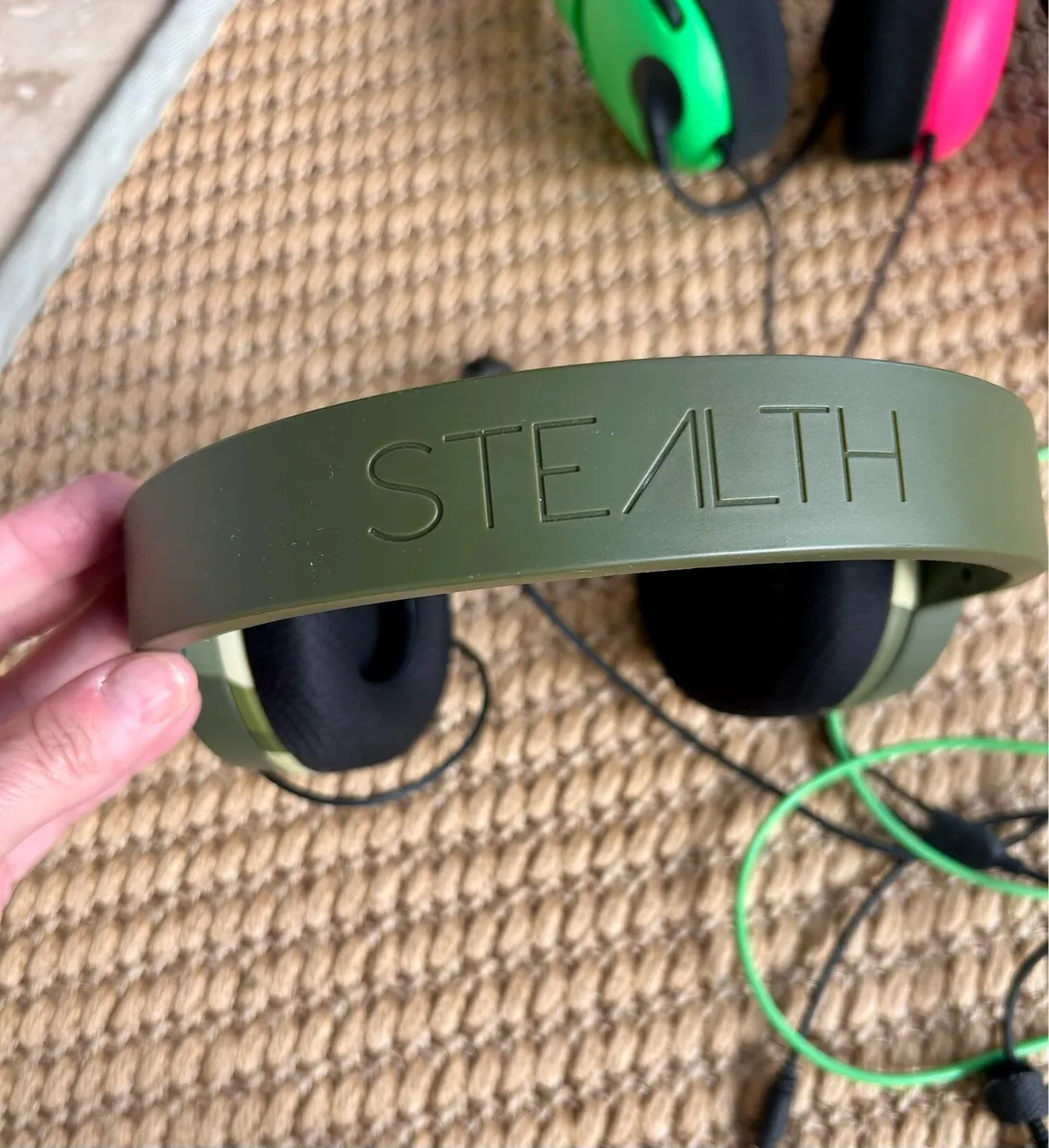 Headphones - for repair or parts - Image 3
