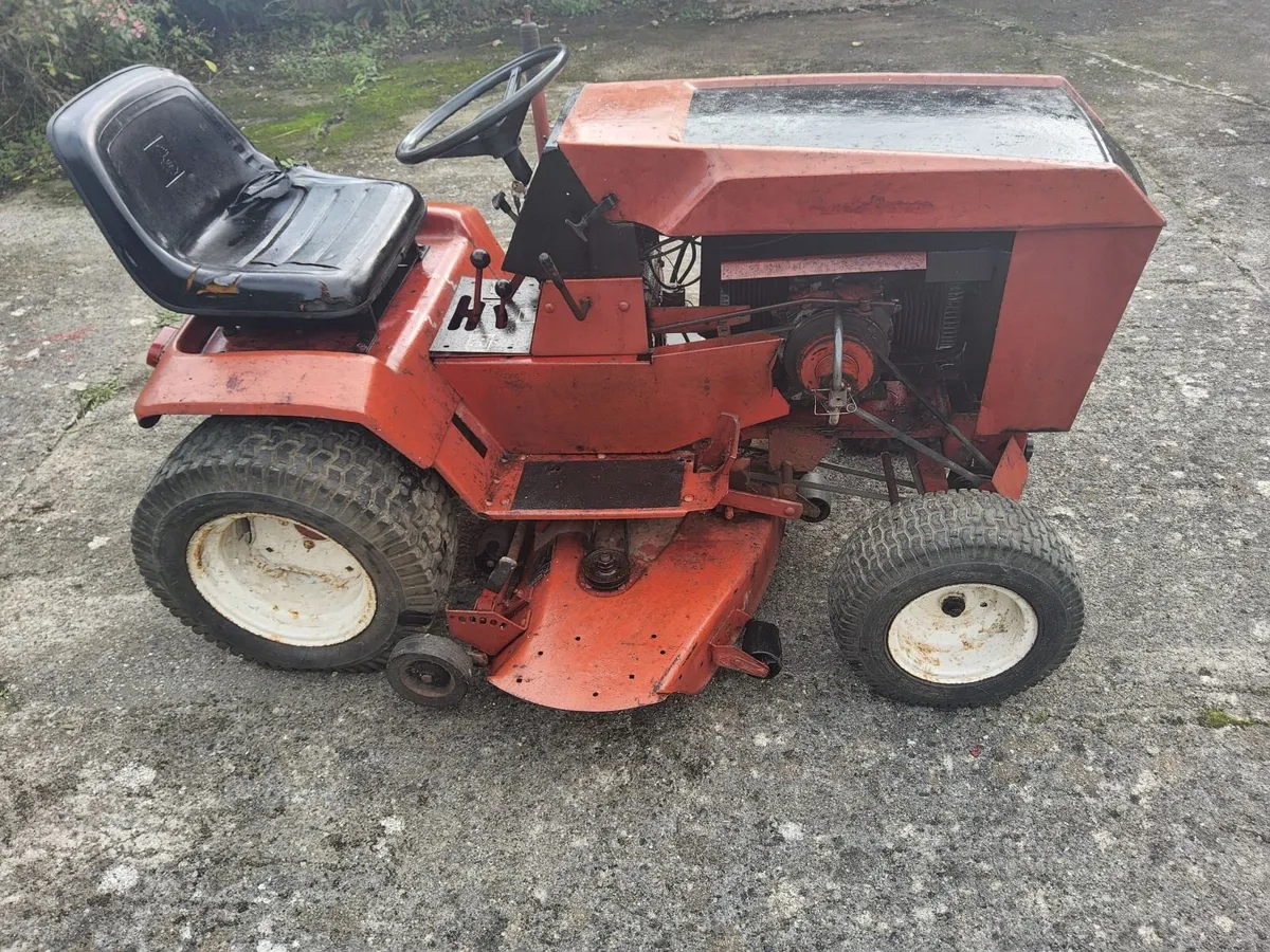 Old Wheel Horse Lawnmower - Image 4