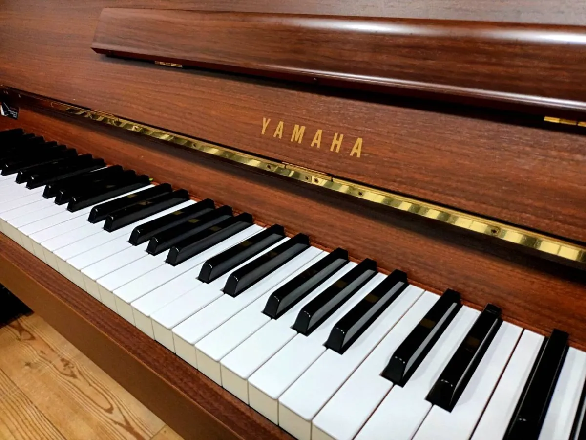 Yamaha (1983) Restored | Mahogany - Image 2