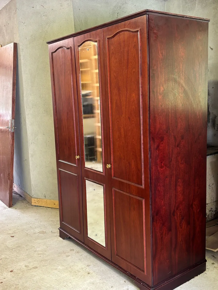 Stag triple wardrobe - Image 1