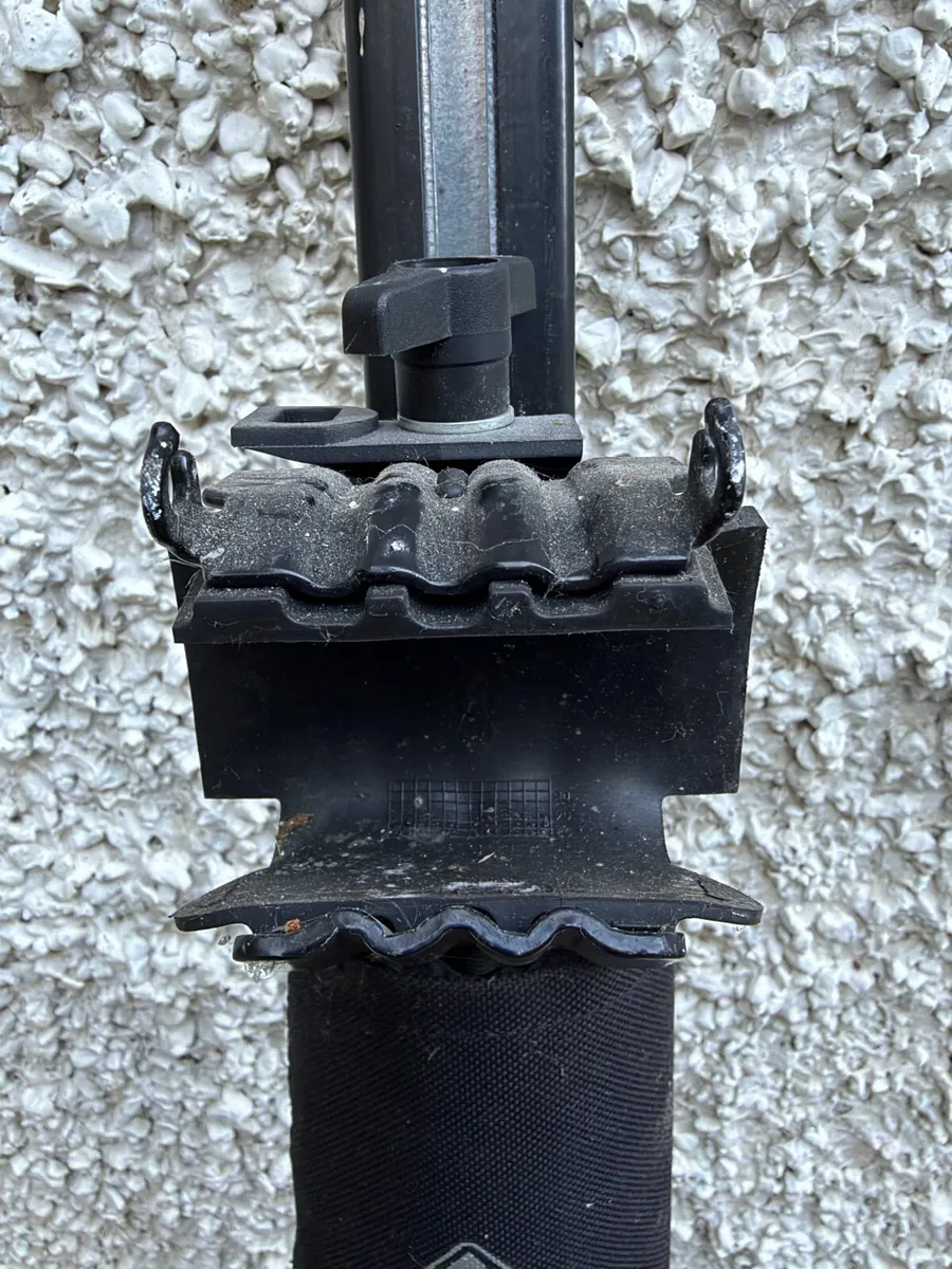 Roof rack bars x2 - Image 4