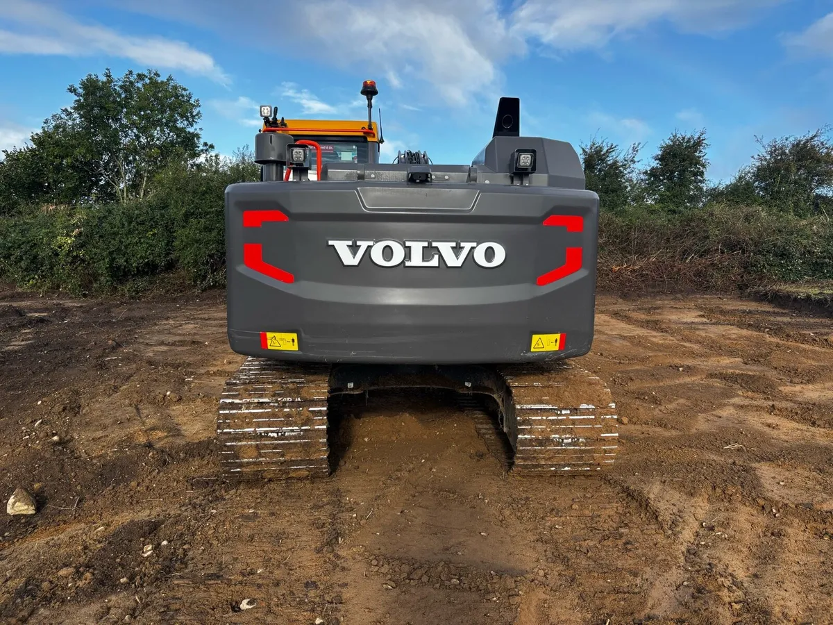 Volvo track machine - Image 1