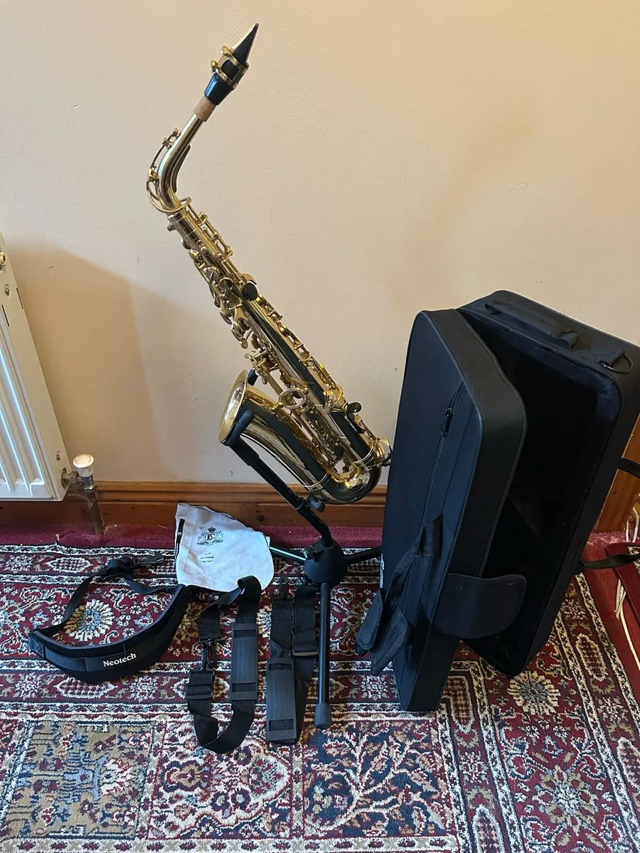 Thomann Alto Saxophone with Case & Accessories - Image 4