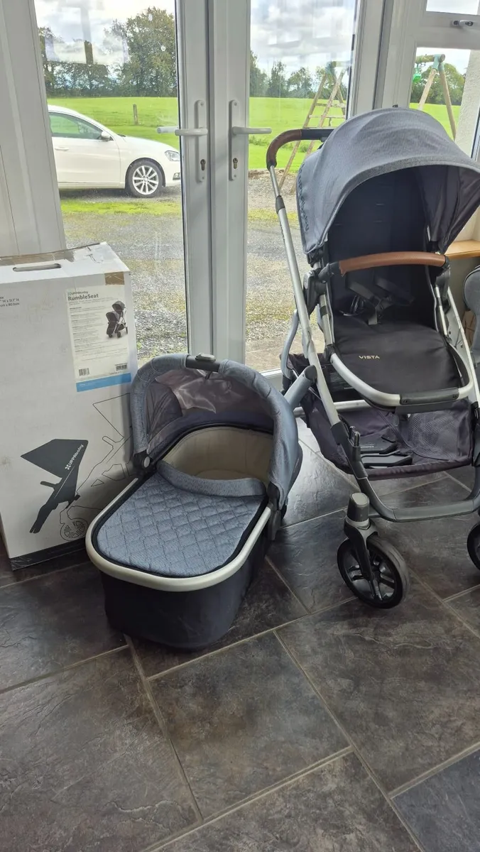 Uppababy vista travel system, highchair, carrier - Image 3