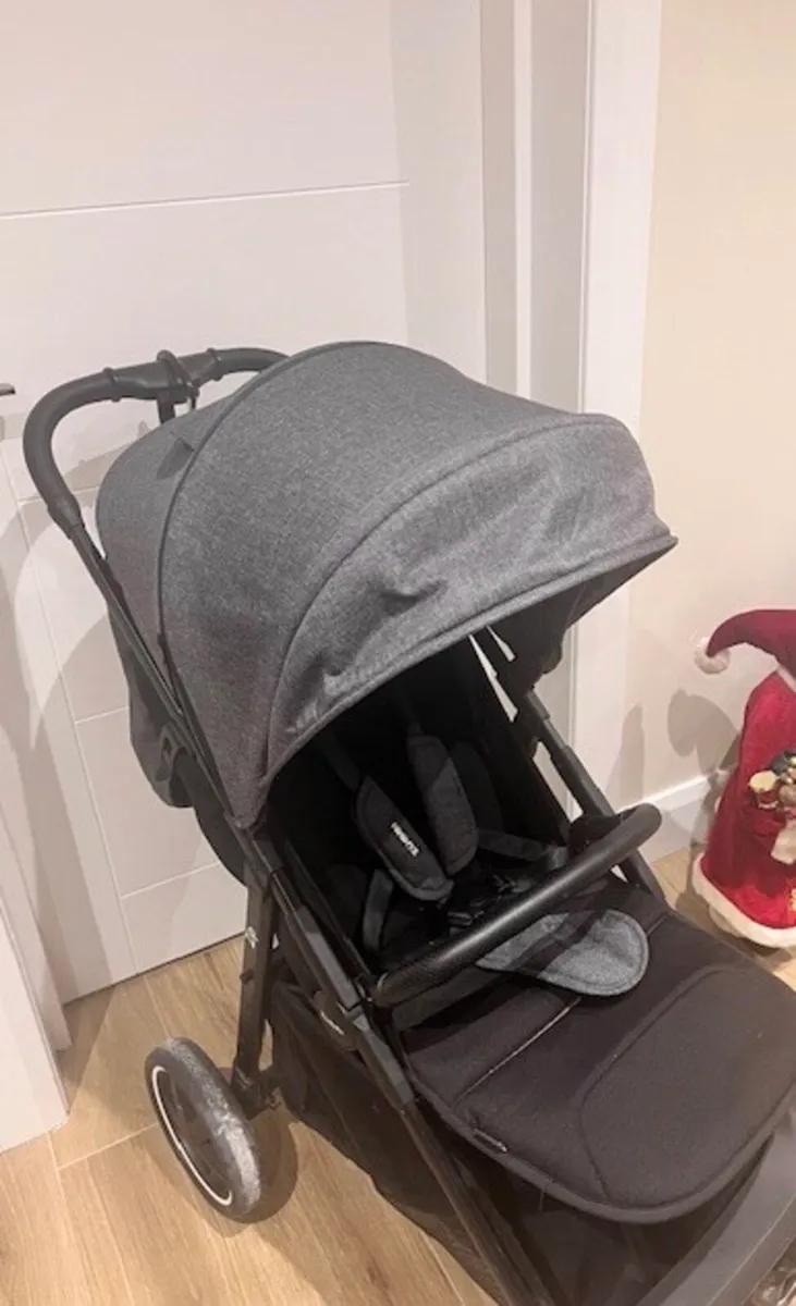 Pram - Image 1