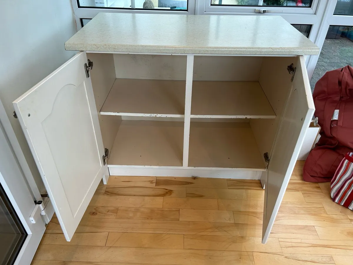 Kitchen cabinet - Image 4