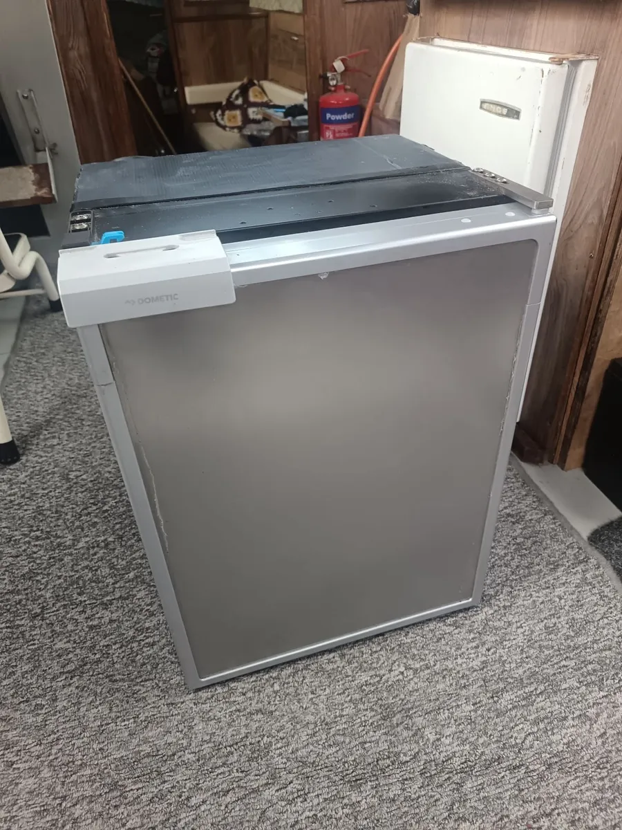 Dometic 12v Fridge - Image 3