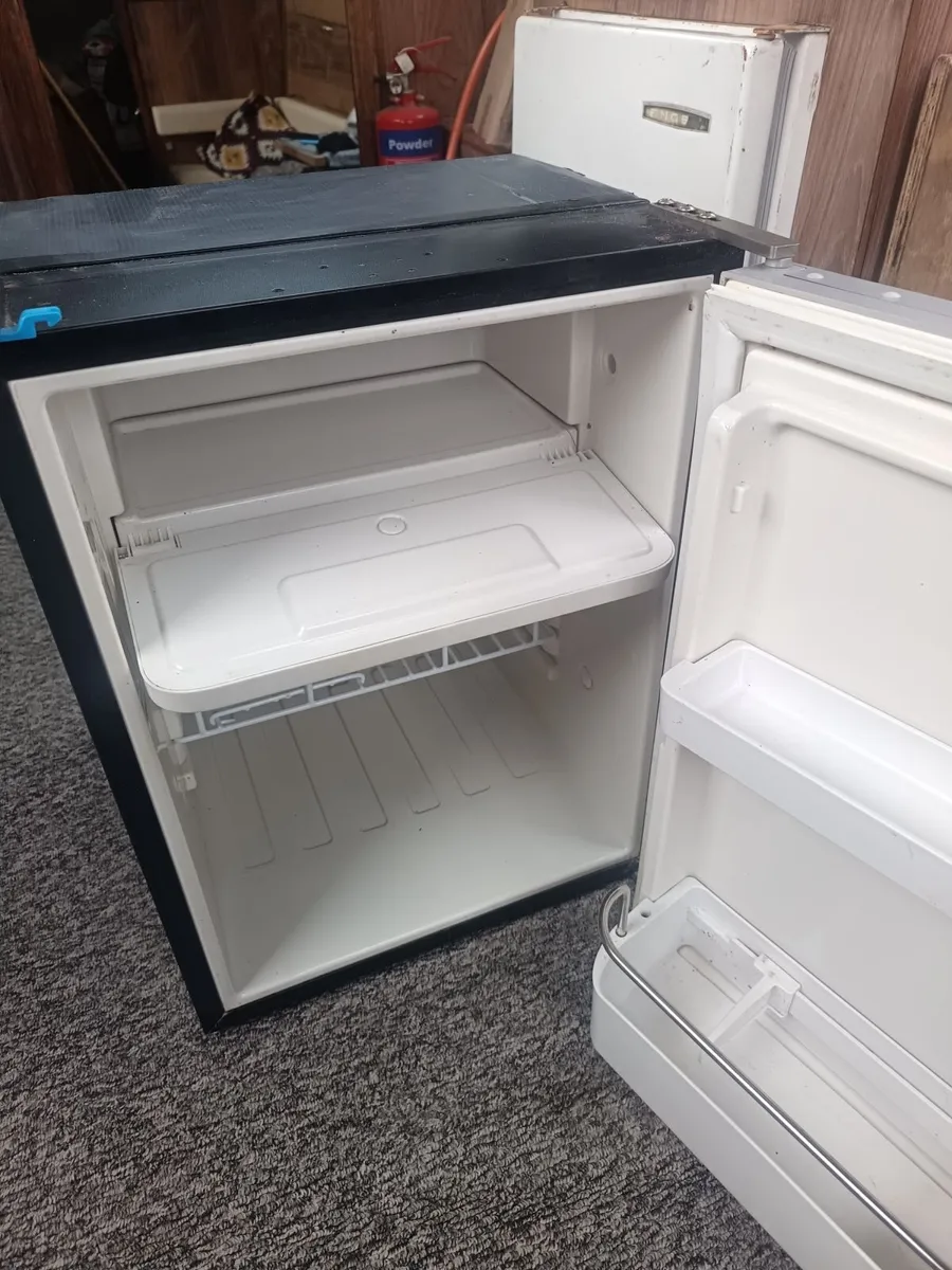Dometic 12v Fridge - Image 4