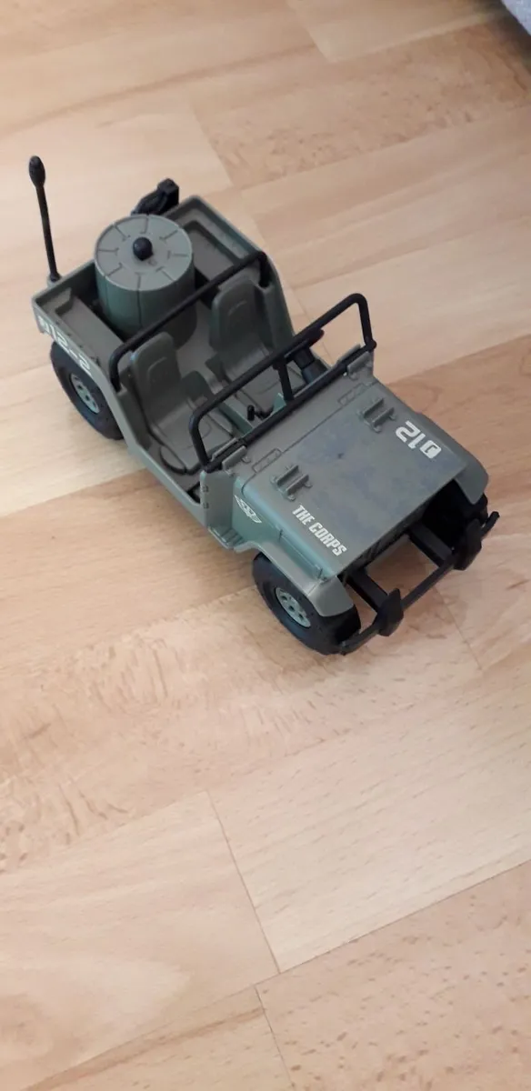 4 pack vehicles set -like new - Image 3