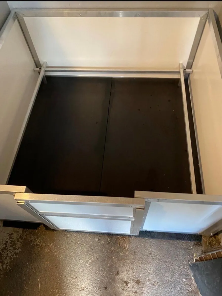 Large Whelping box - Image 1