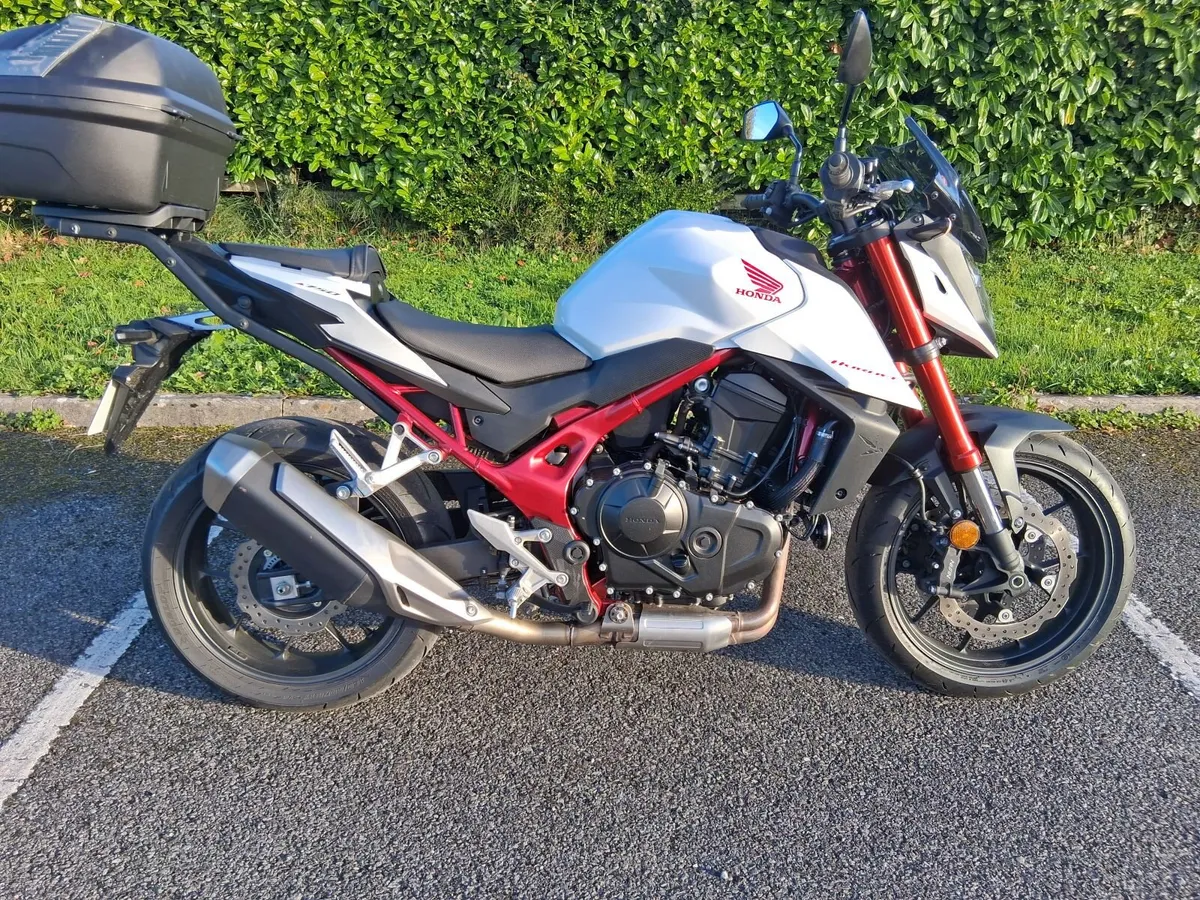 251 Honda Hornet 750 - very clean - low KMS - Image 1