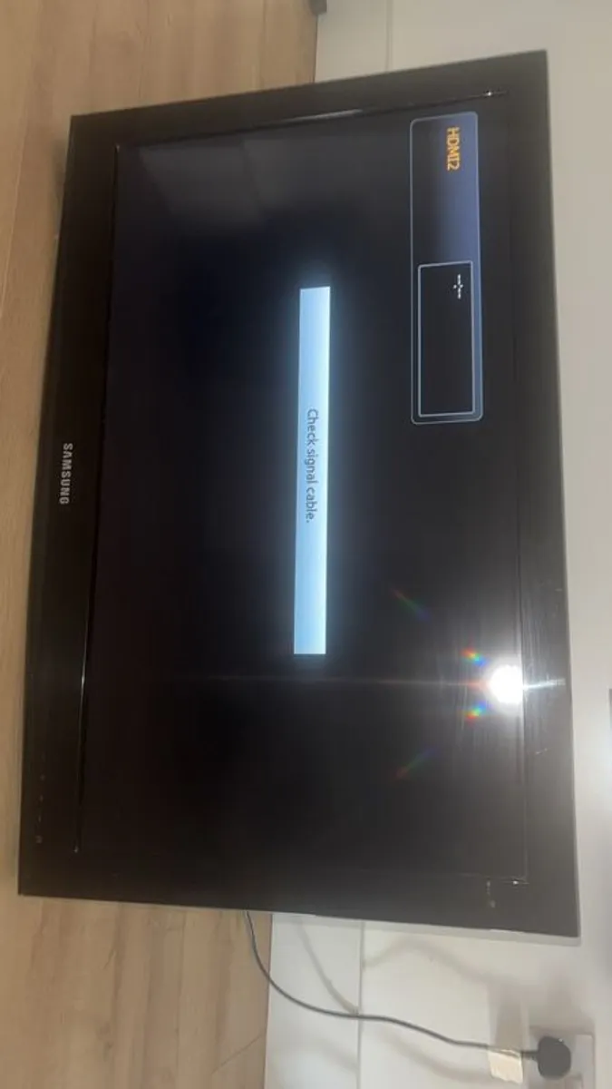 Samsung TV 32inch - Image 1