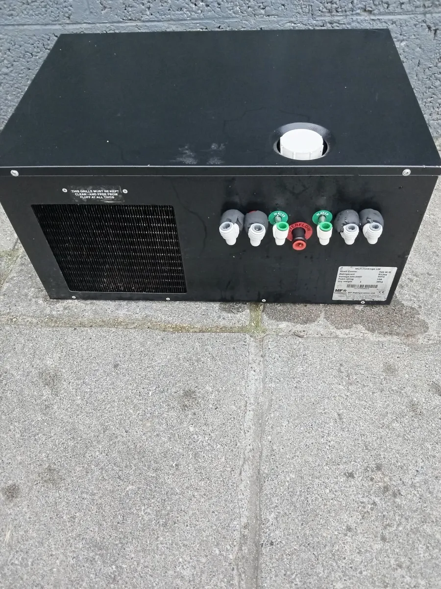 Beer cooler and taps - Image 4