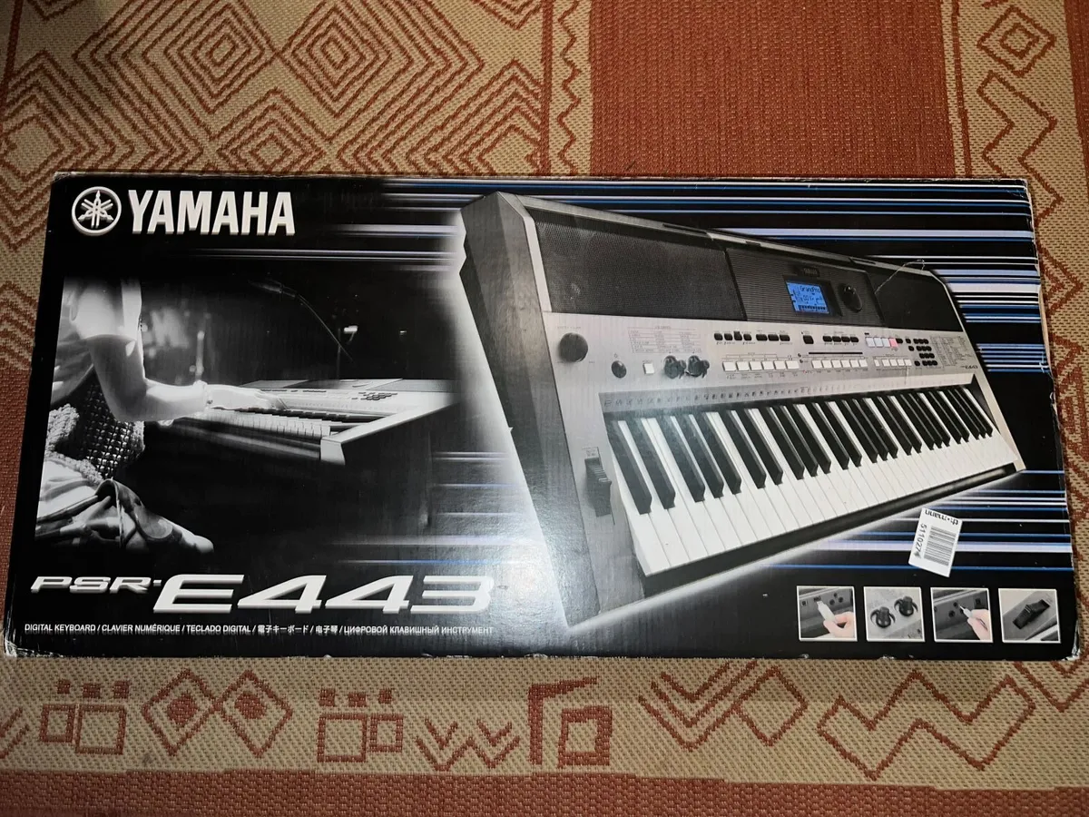 Yamaha PSR-E443 with stand and bench - Image 1