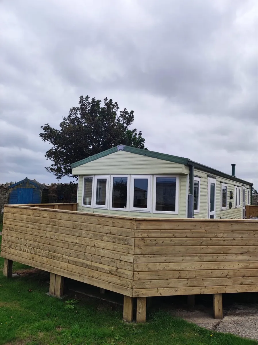 Mobile home and decking - Image 1