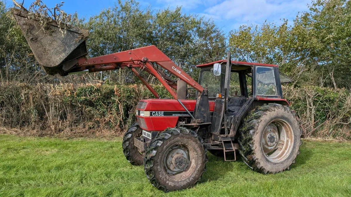Case 885 Tractor - Image 1