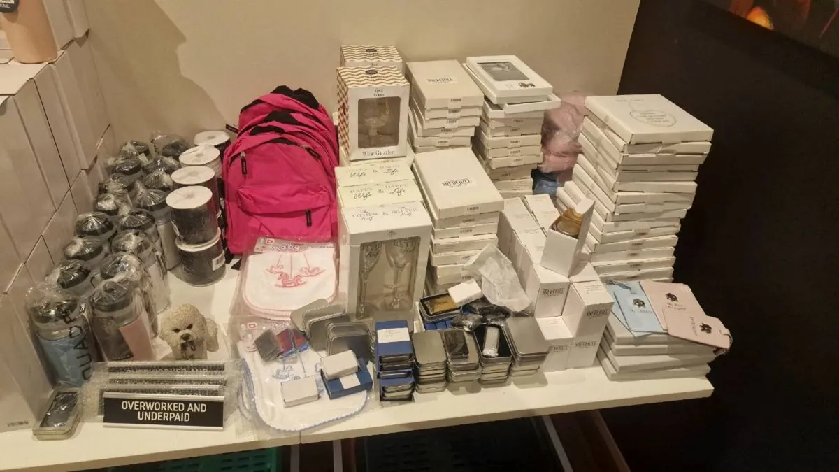 MASSIVE RETAIL STOCK CLEARANCE  1,500+ ITEMS  COMP - Image 3