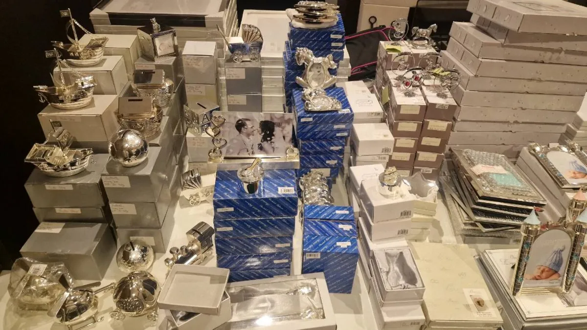 MASSIVE RETAIL STOCK CLEARANCE  1,500+ ITEMS  COMP - Image 1