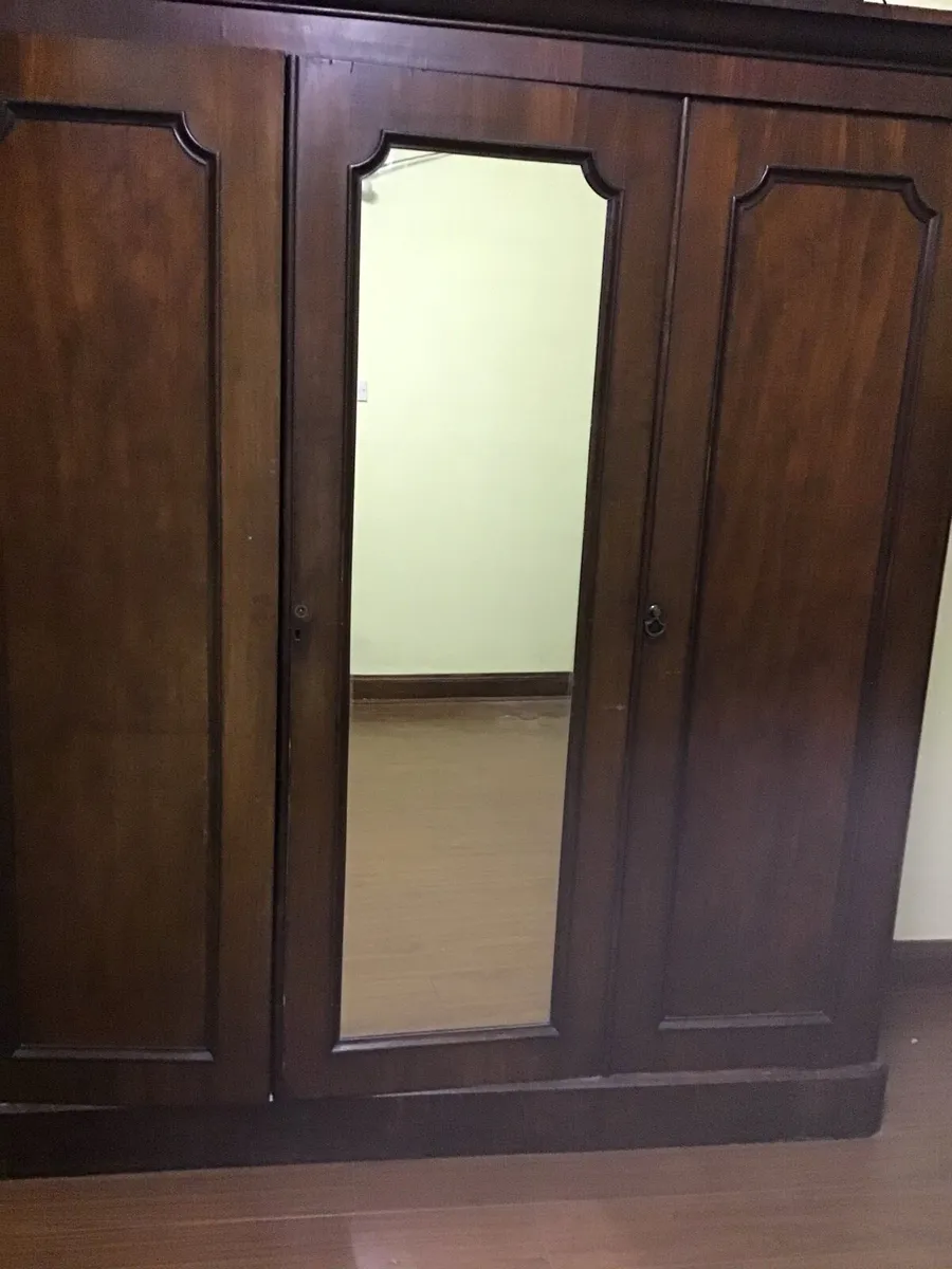 Wardrobe - Image 2