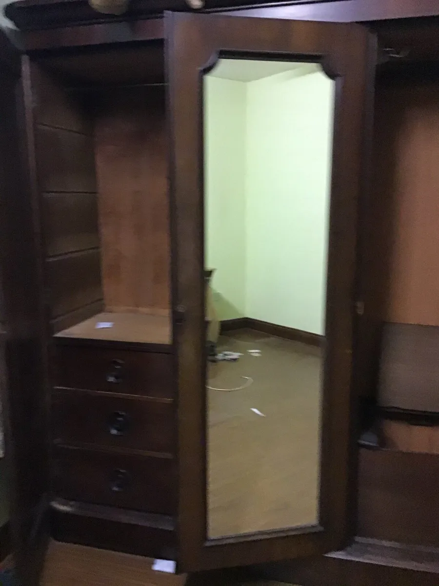 Wardrobe - Image 3