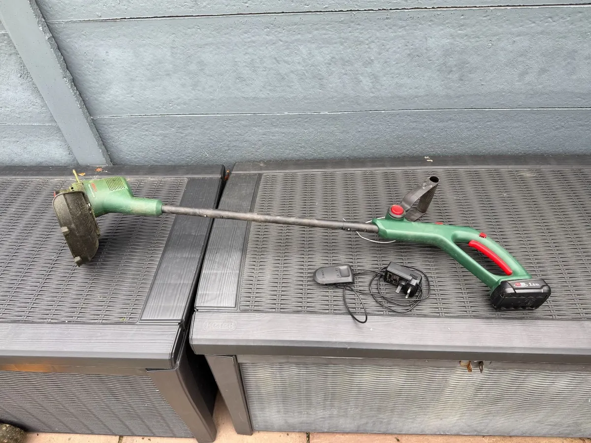 Bosh Battery Grass Trimmer - Image 1