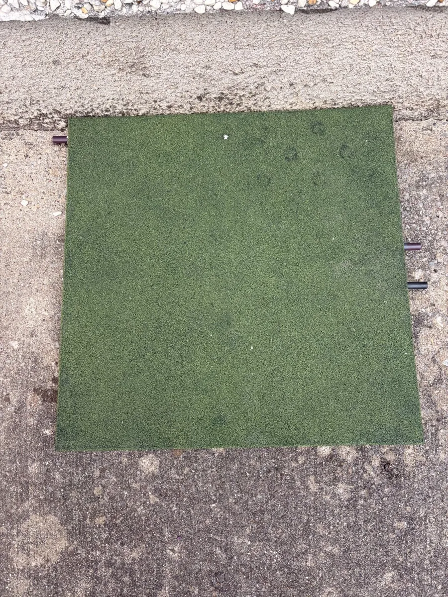 Rubber Tile 30mm Green 500mm x 500mm - Image 4
