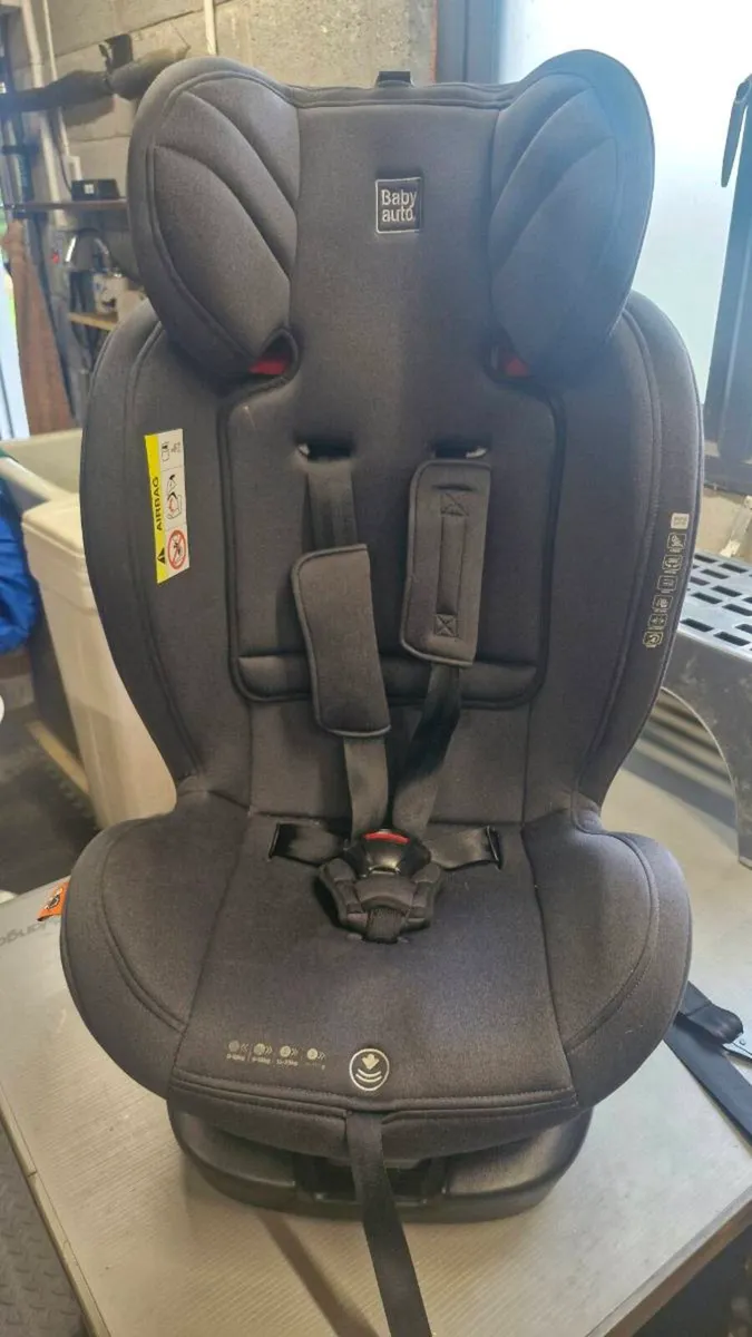Baby seat - Image 1