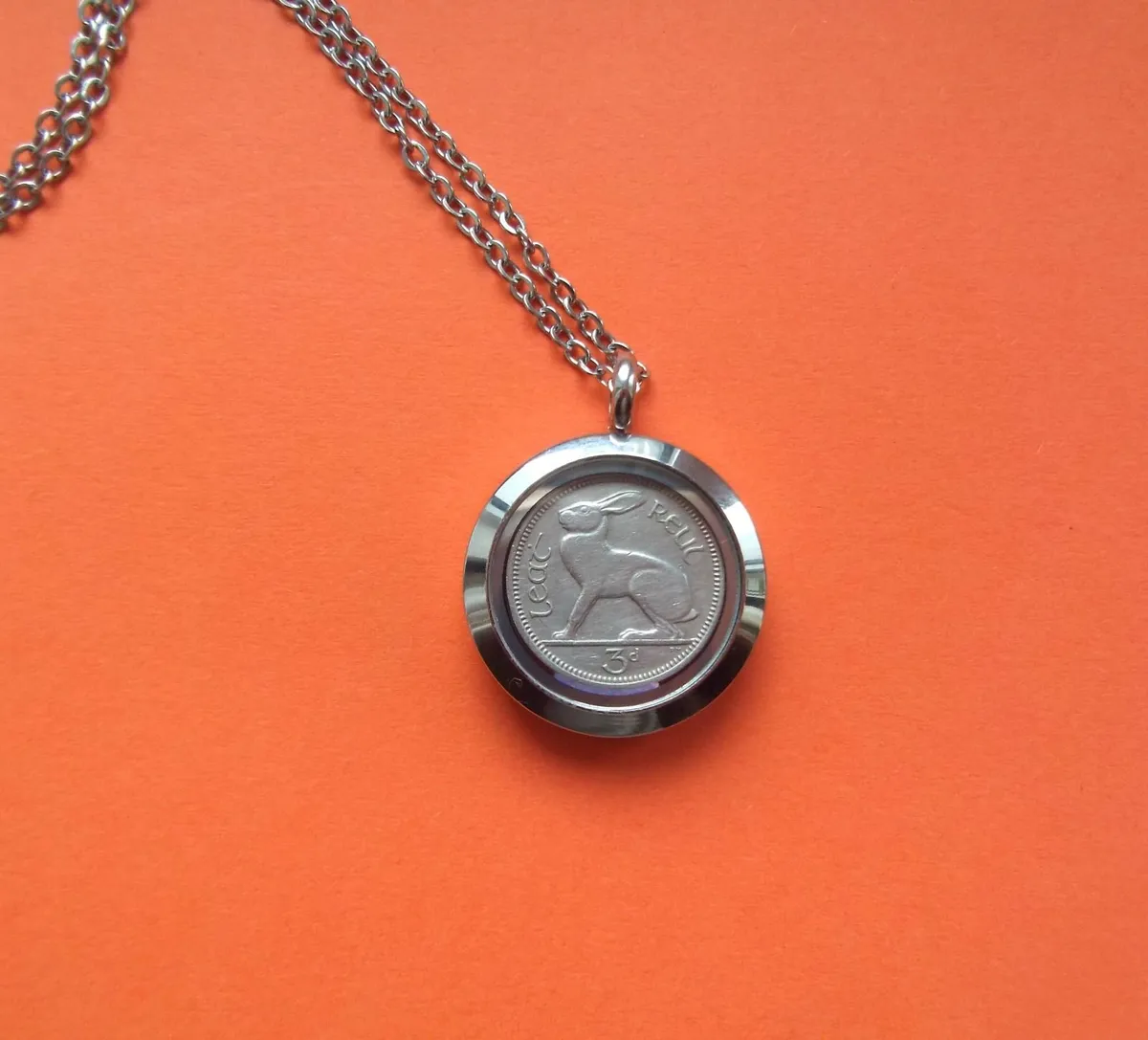 Irish 1968 Three Pence Coin Pendant Necklace - Image 1