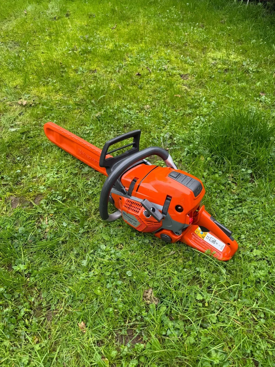 Husqvarna 560XP professional chainsaw - Image 1