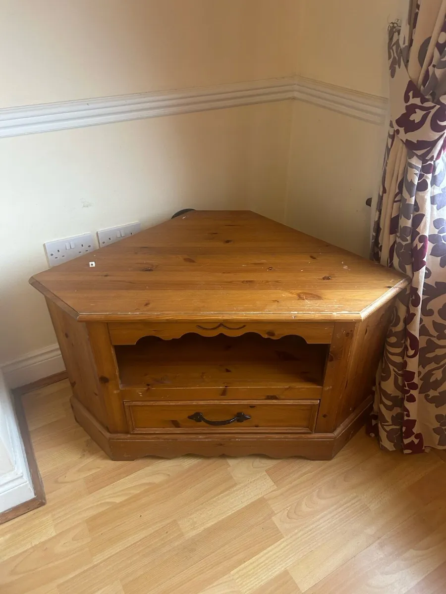 Tv table