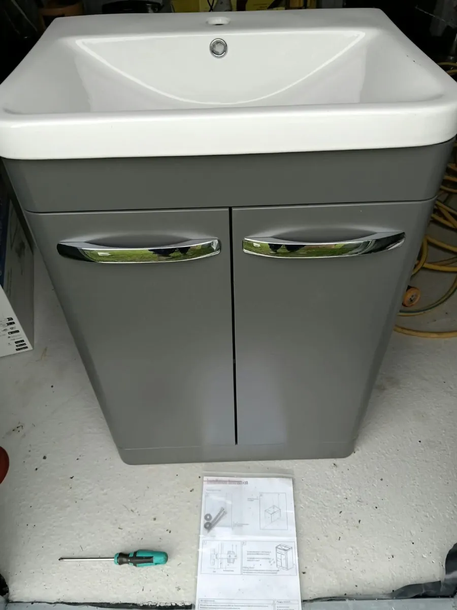 Bathroom Unit - Image 1