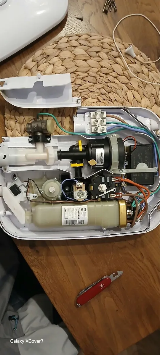Electric shower - Image 3