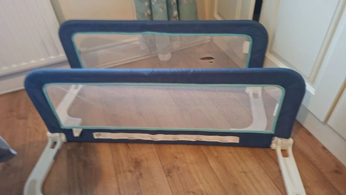 Bed rails - Image 1