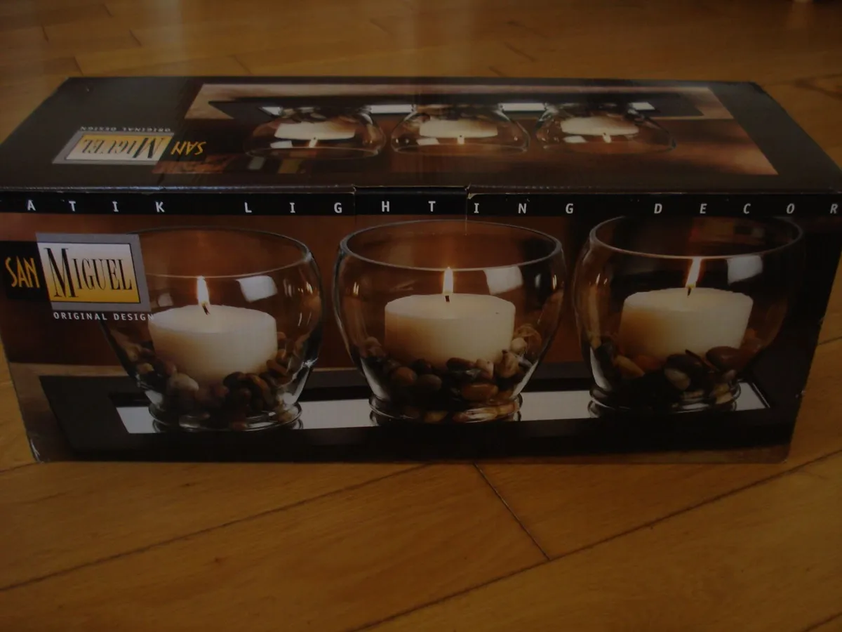 NEW CANDLE  HOLDERS WOODEN TRAY SET. - Image 2