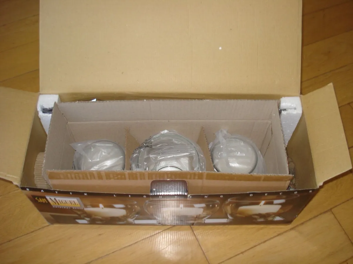 NEW CANDLE  HOLDERS WOODEN TRAY SET. - Image 3