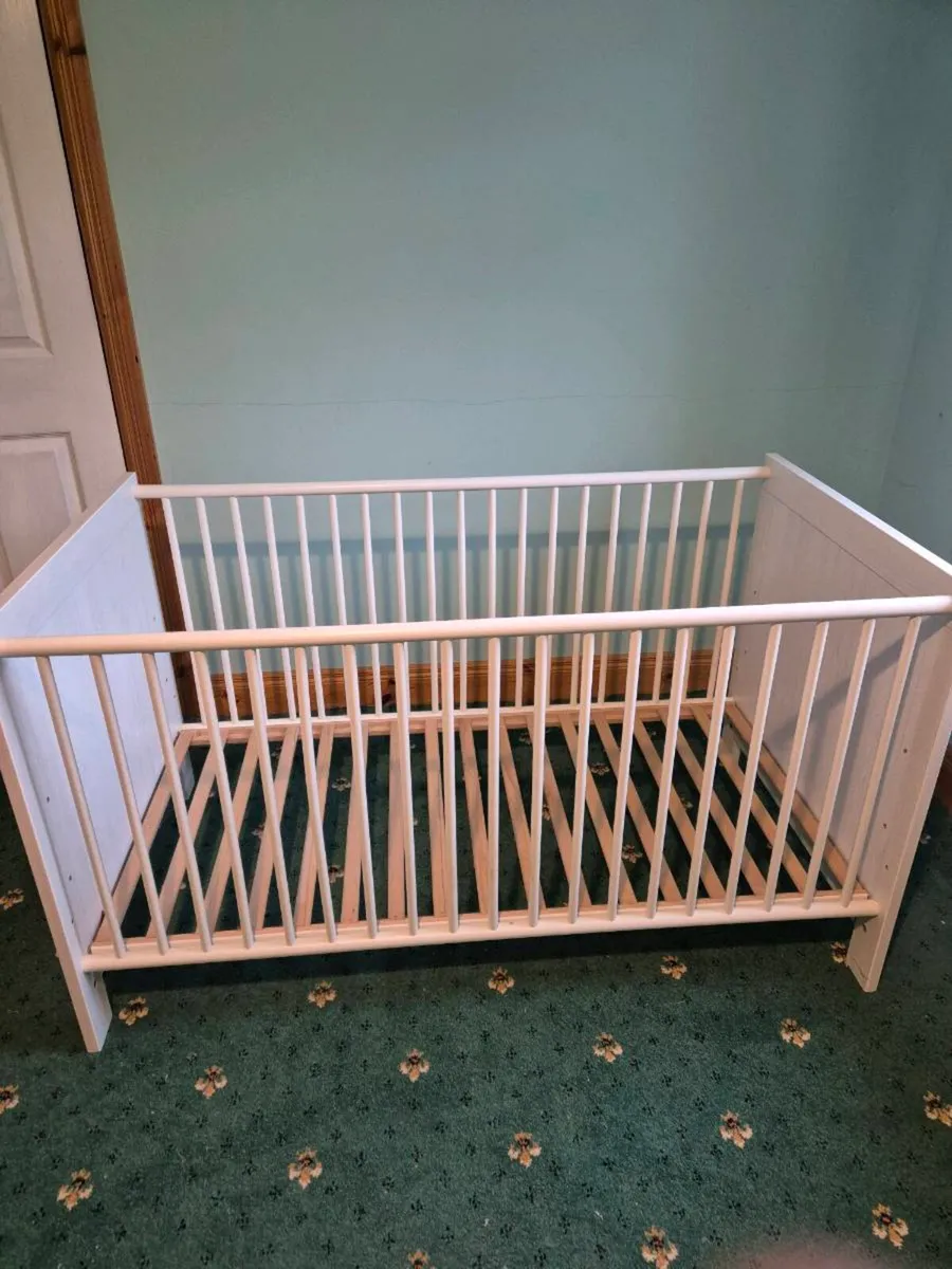 Child's Cot - Image 2