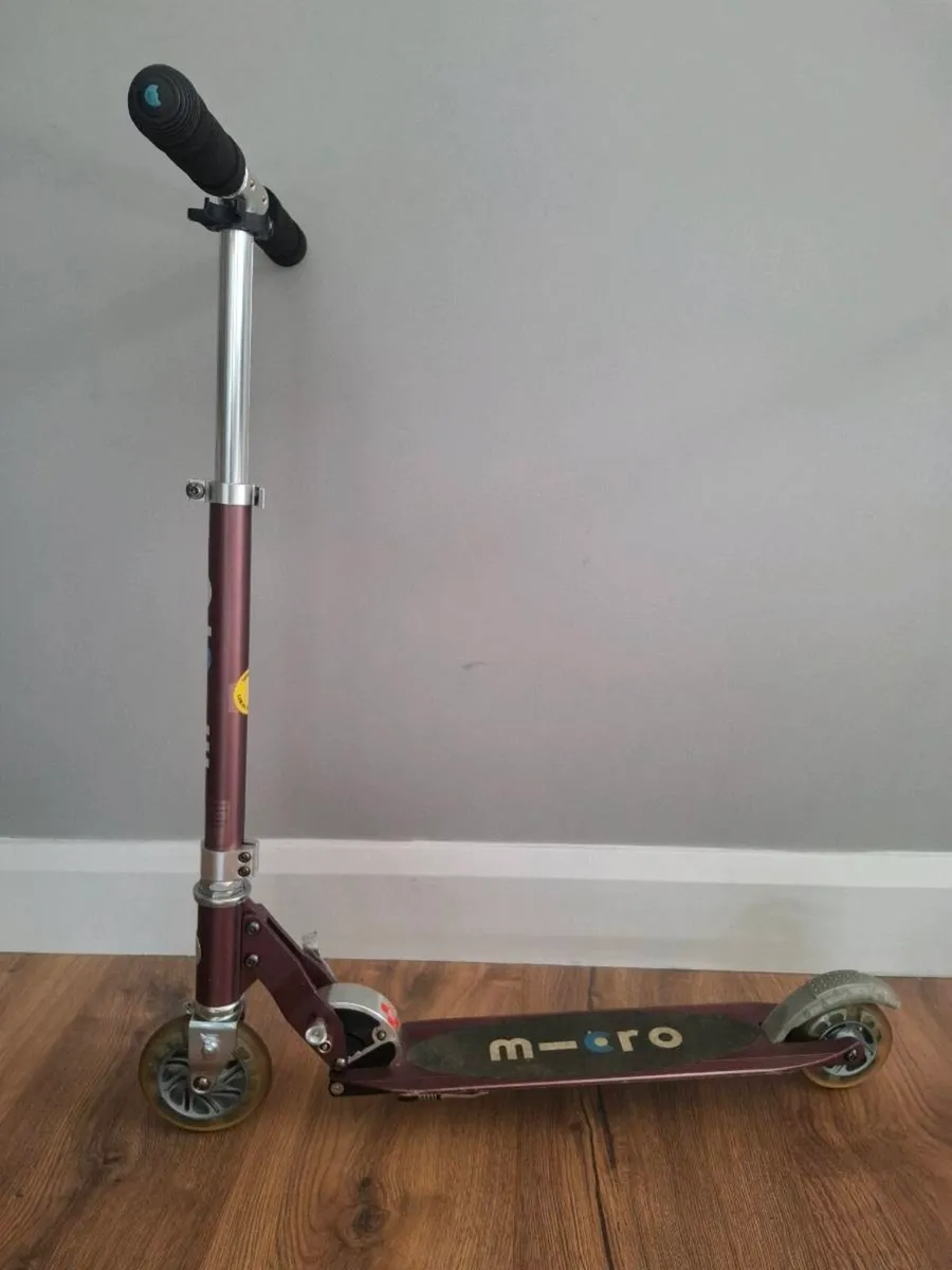 2 x Micro Scooters - Image 1