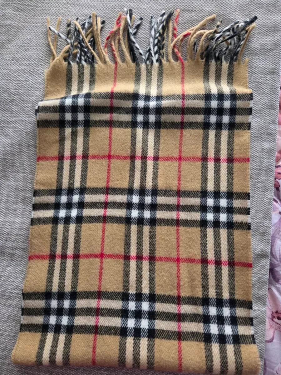 Burberry Scarf - Image 3