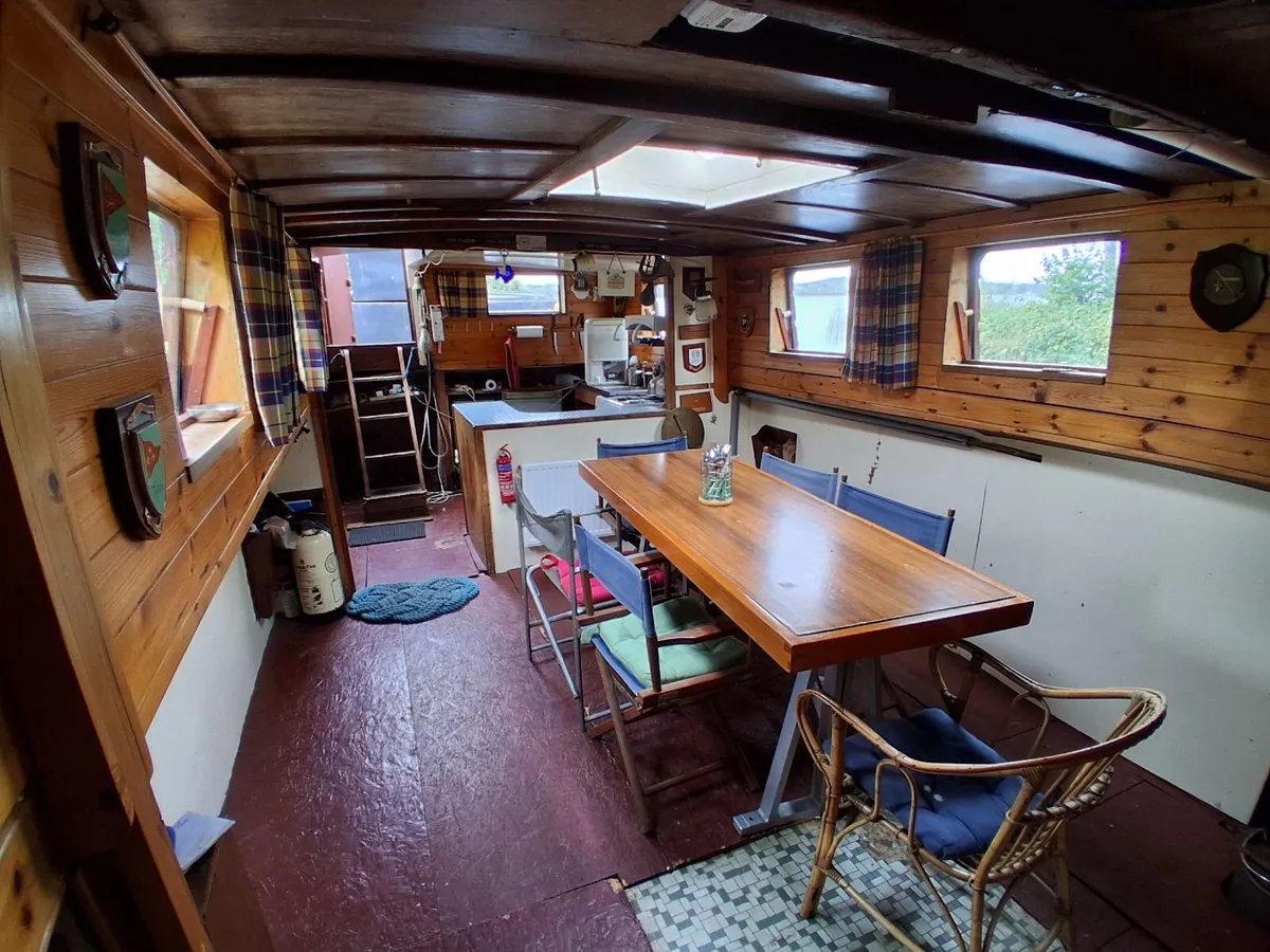 Motor Barge - Image 3