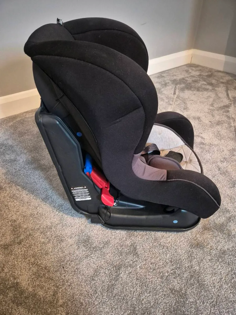 Car Seat - Image 2