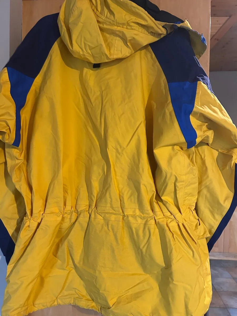 Berghaus Extreme 7000 Men’s coat - Image 3