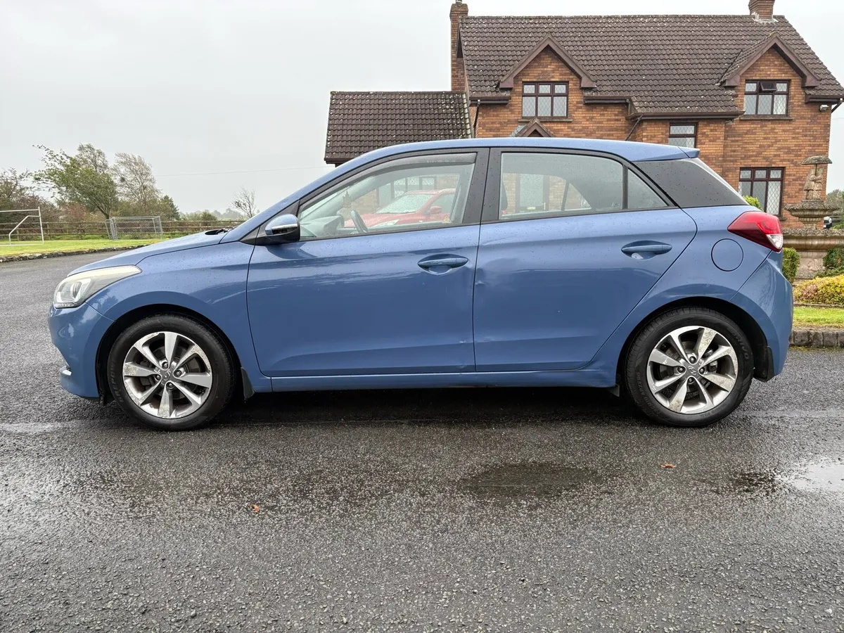 2016 Hyundai I20 Diesel(New Model) Driving - Image 4