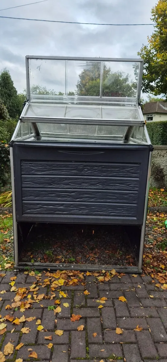 Mini Greenhouse - Image 1