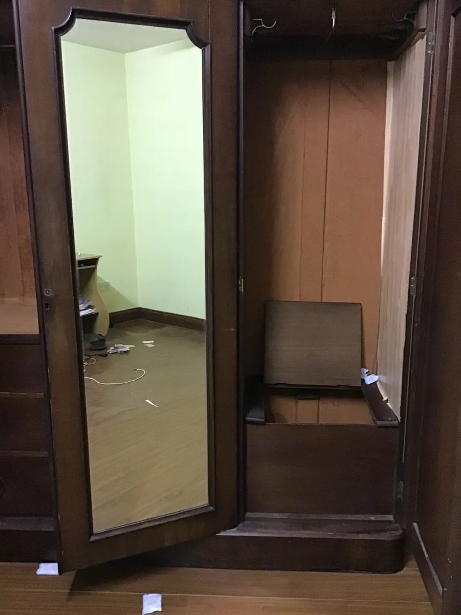 Wardrobe - Image 4