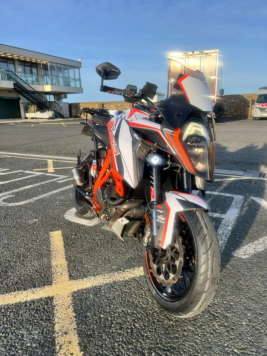 2017 KTM 1290 Superduke GT - Image 2
