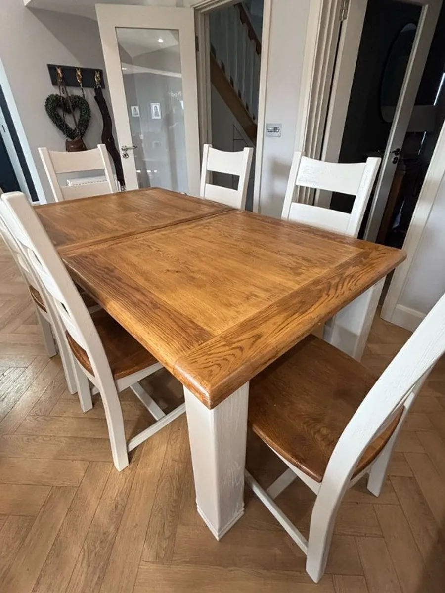 Extendable cream Dining table & 6 chairs - Image 2