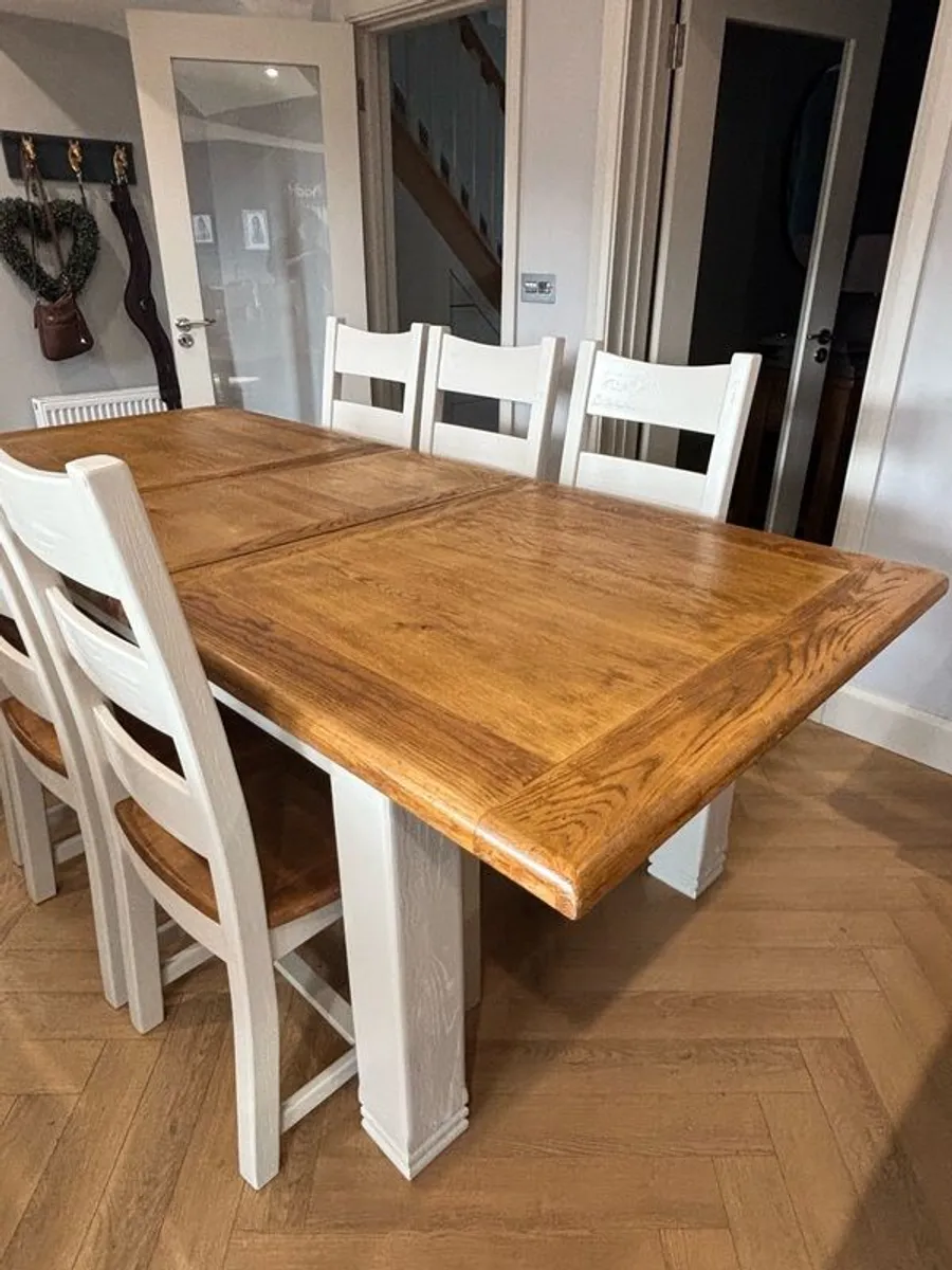 Extendable cream Dining table & 6 chairs - Image 4