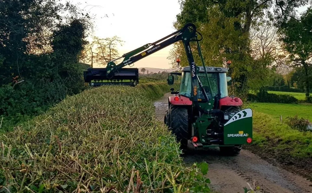 Hedgecutting/Mulching Service - Image 1