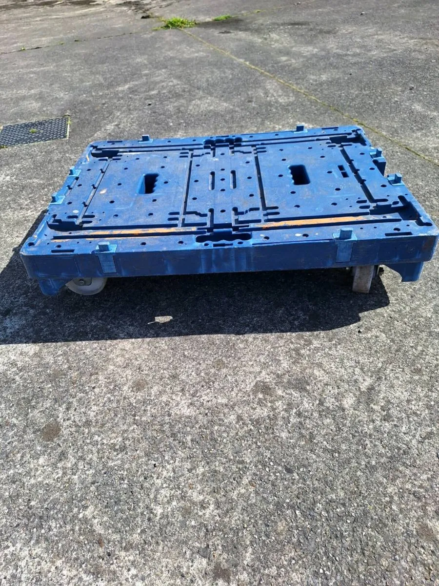 Heavy duty double crate dolly - Image 1