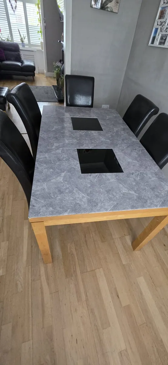 Dining table and 5 chairs - Image 1